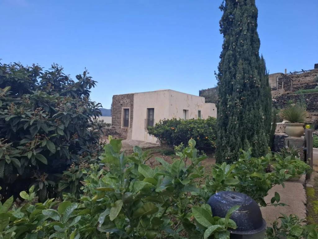 casa indipendente in vendita a Pantelleria