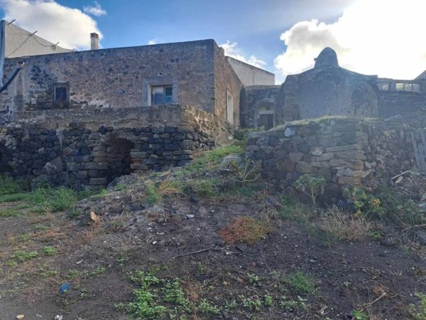 casa indipendente in vendita a Pantelleria in zona Bugeber