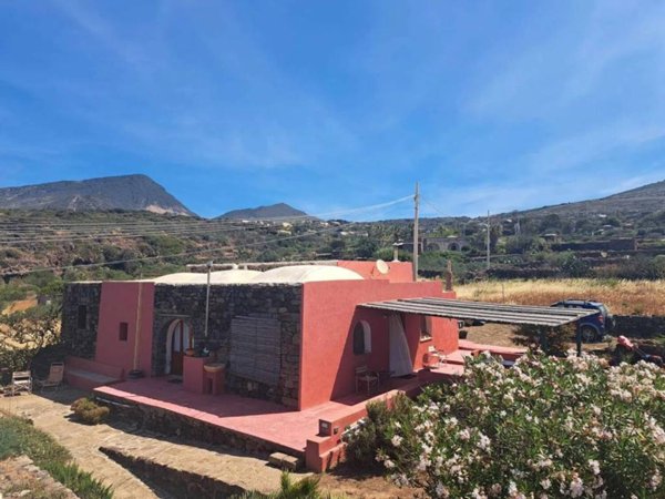 casa indipendente in vendita a Pantelleria