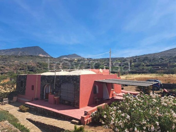 casa indipendente in vendita a Pantelleria