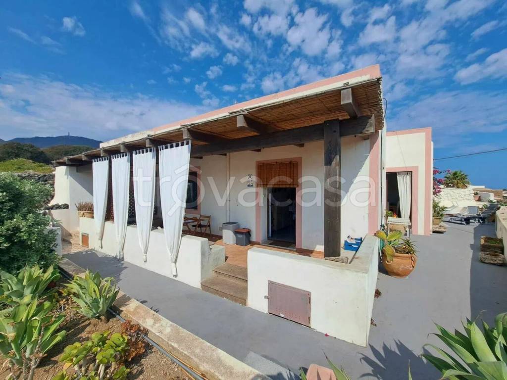 casa indipendente in vendita a Pantelleria