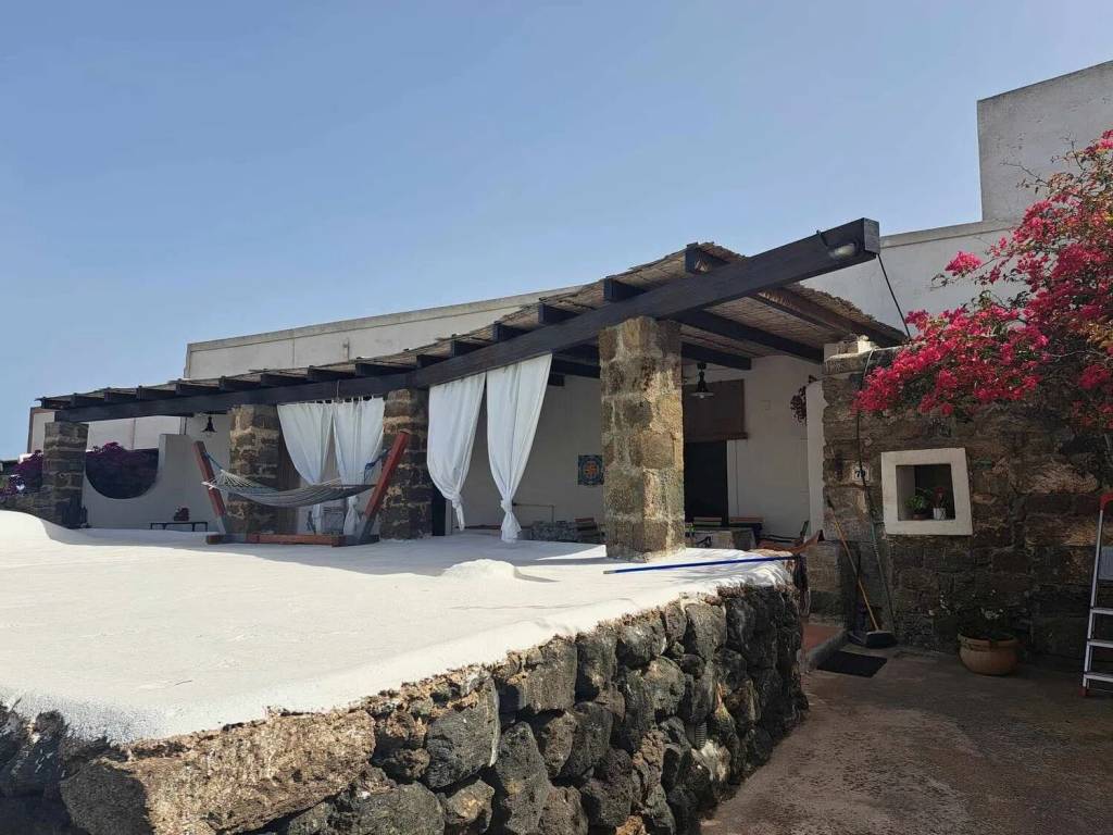casa indipendente in vendita a Pantelleria