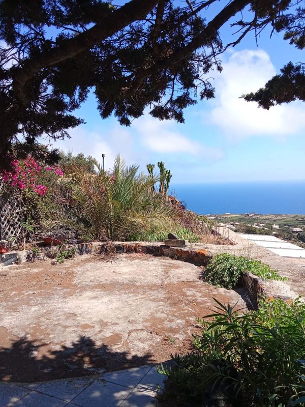 casa indipendente in vendita a Pantelleria in zona Tracino