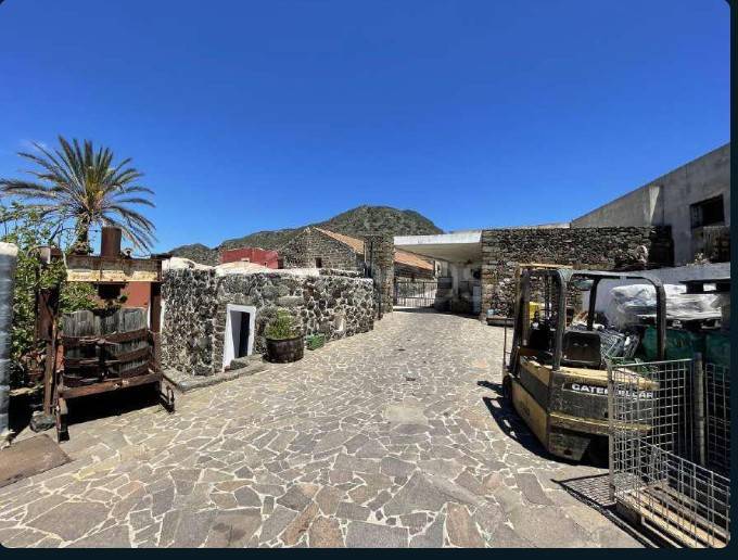 ufficio in vendita a Pantelleria in zona Scauri