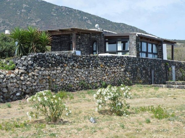 casa indipendente in vendita a Pantelleria in zona Gadir