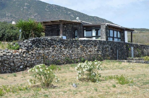 casa indipendente in vendita a Pantelleria in zona Tracino