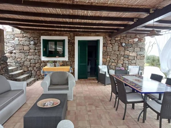 casa indipendente in vendita a Pantelleria in zona Khaddiuggia