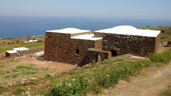 casa indipendente in vendita a Pantelleria