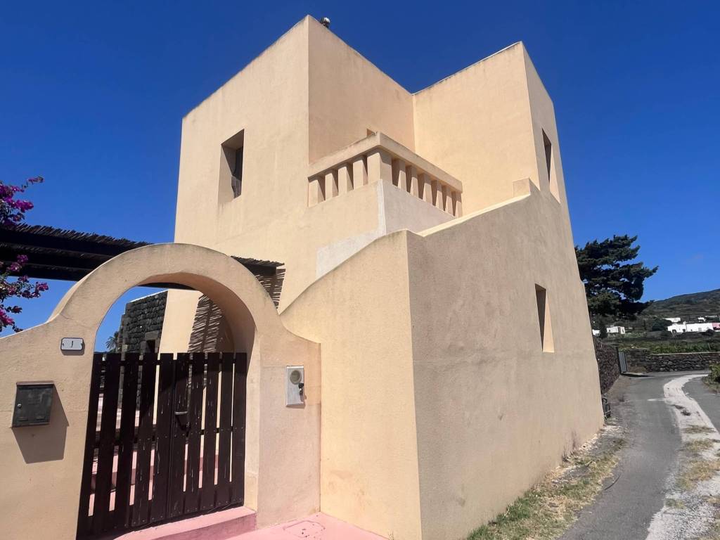 casa indipendente in vendita a Pantelleria