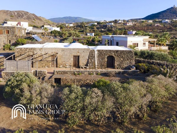 quadrivano in vendita a Pantelleria