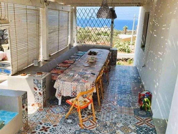 casa indipendente in vendita a Pantelleria in zona Tracino