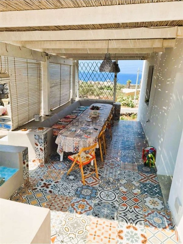 casa indipendente in vendita a Pantelleria in zona Tracino