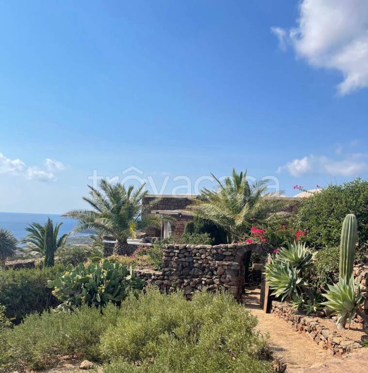 casa indipendente in vendita a Pantelleria