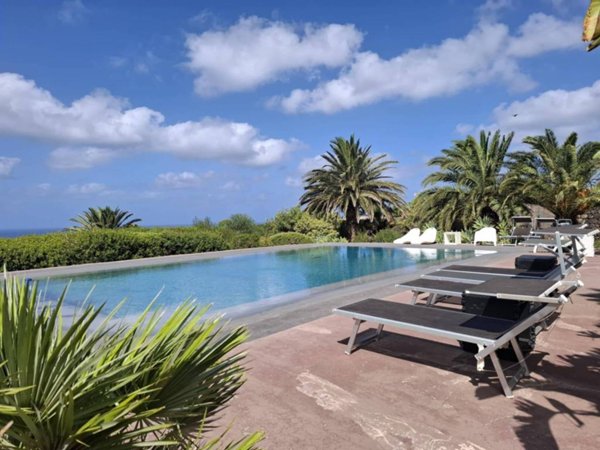 casa indipendente in vendita a Pantelleria