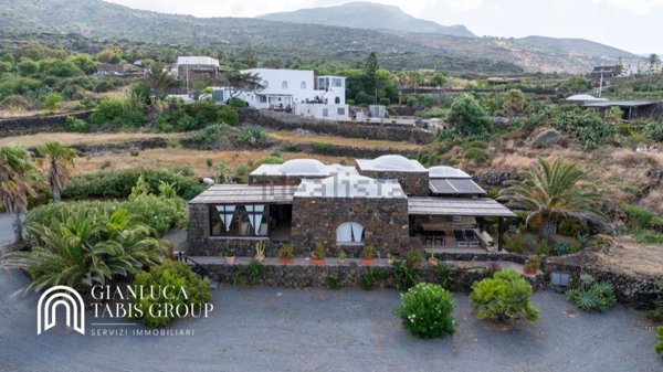 appartamento in vendita a Pantelleria in zona Scauri