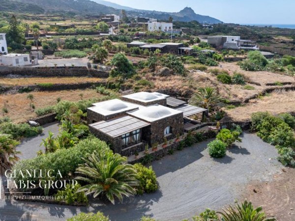 appartamento in vendita a Pantelleria in zona Scauri