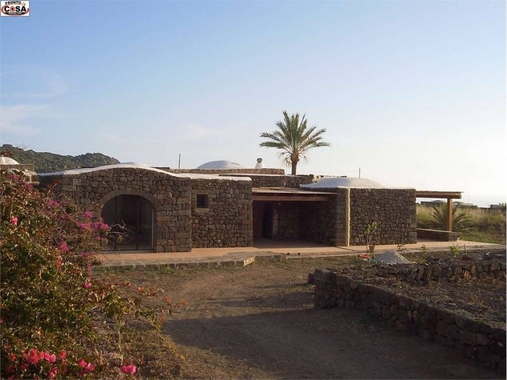 casa indipendente in vendita a Pantelleria