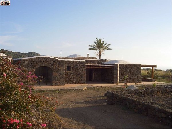 casa indipendente in vendita a Pantelleria