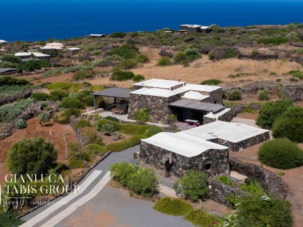 casa indipendente in vendita a Pantelleria in zona Scauri