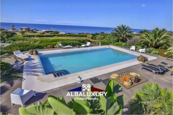 casa indipendente in vendita a Pantelleria