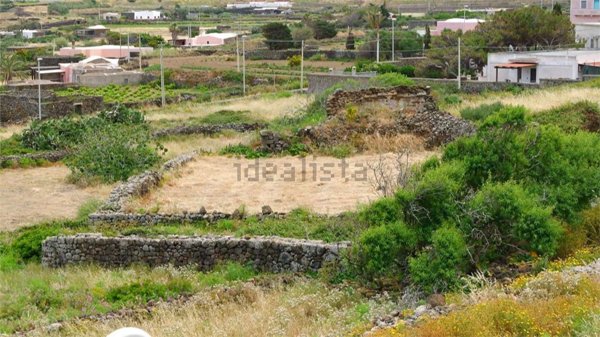 terreno edificabile in vendita a Pantelleria