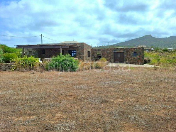 casa indipendente in vendita a Pantelleria