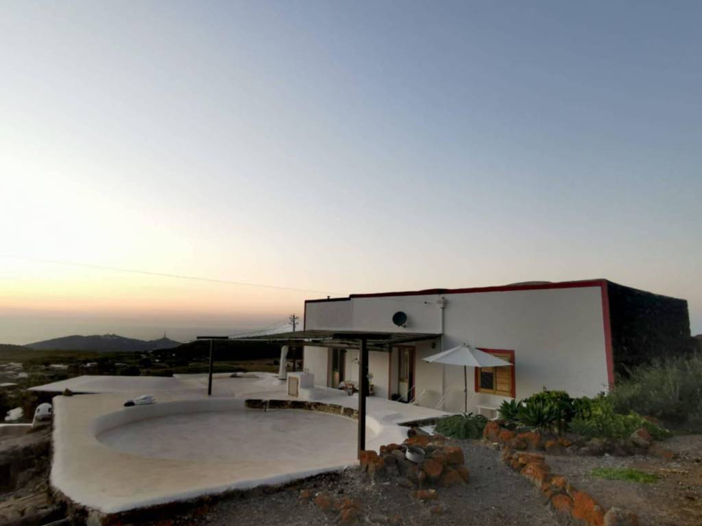 casa indipendente in vendita a Pantelleria