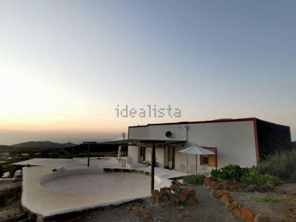 casa indipendente in vendita a Pantelleria