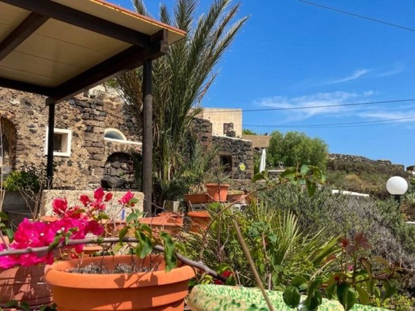 casa indipendente in vendita a Pantelleria in zona Scauri