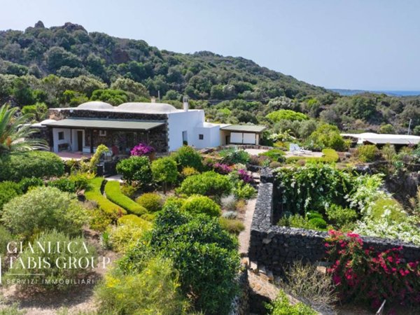 casa indipendente in vendita a Pantelleria in zona Kamma