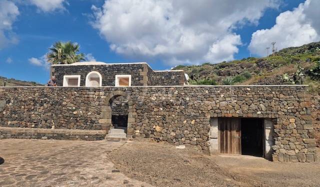 casa indipendente in vendita a Pantelleria in zona Scauri