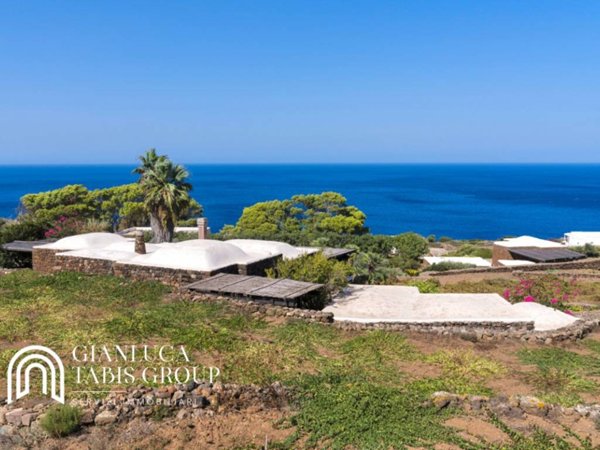 casa indipendente in vendita a Pantelleria