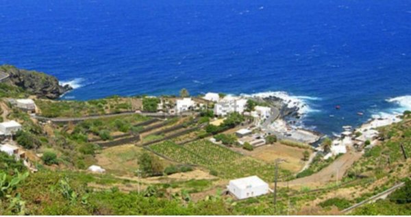 casale in vendita a Pantelleria