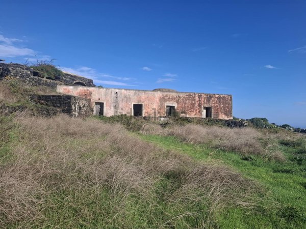 casale in vendita a Pantelleria