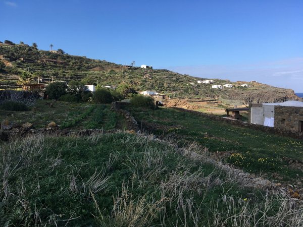 locale di sgombero in vendita a Pantelleria