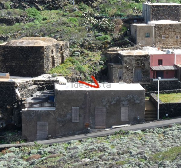 pentavano in vendita a Pantelleria