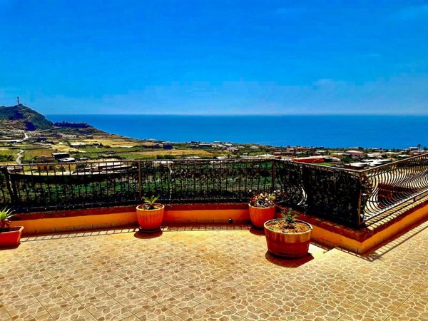 casa indipendente in vendita a Pantelleria