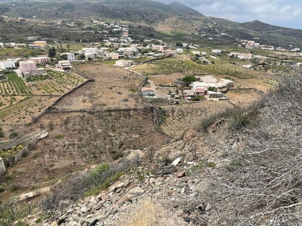 terreno edificabile in vendita a Pantelleria in zona Kamma