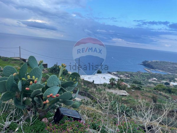 casa indipendente in vendita a Pantelleria