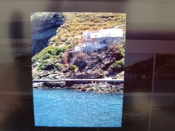 casa indipendente in vendita a Pantelleria in zona Gadir