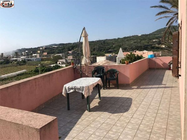 casa indipendente in vendita a Pantelleria