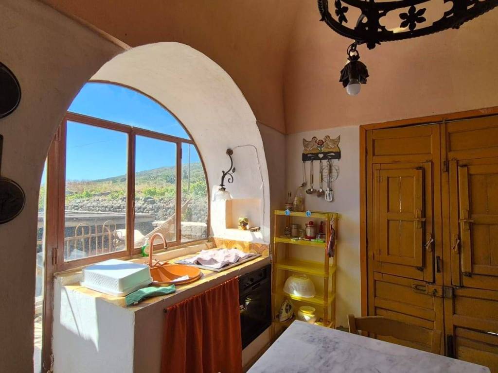 casa indipendente in vendita a Pantelleria in zona Kamma