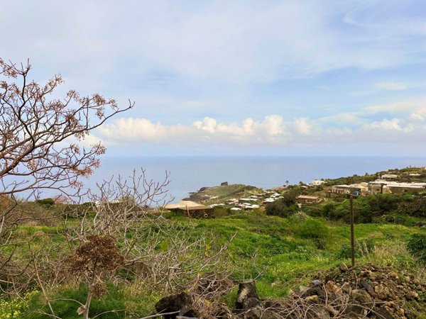 casa indipendente in vendita a Pantelleria in zona Kamma