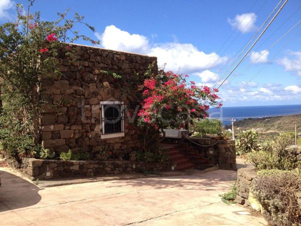 casa indipendente in vendita a Pantelleria in zona Madonna delle Grazie