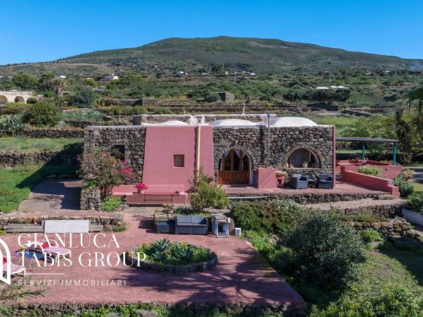 casa indipendente in vendita a Pantelleria