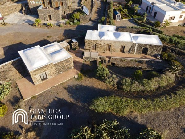 casa indipendente in vendita a Pantelleria