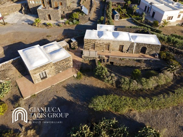 casa indipendente in vendita a Pantelleria