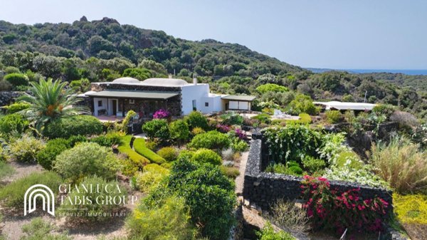 casa indipendente in vendita a Pantelleria in zona Kamma
