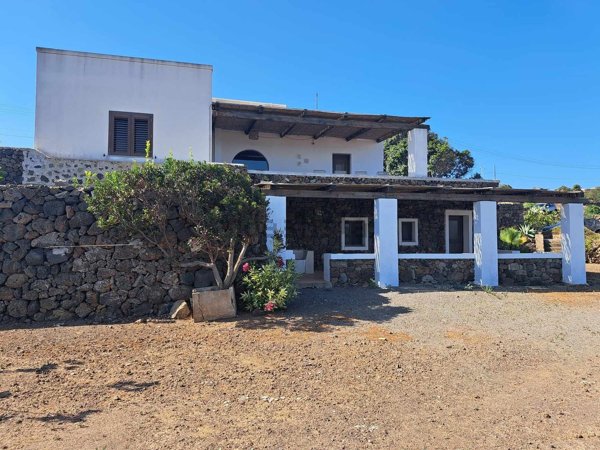 casa indipendente in vendita a Pantelleria