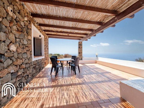casa indipendente in vendita a Pantelleria